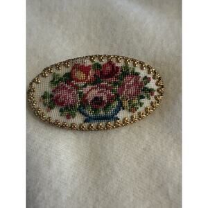 Vintage Victorian Style Needlepoint Floral Flower Bouquet Oval Gold Tone Brooch